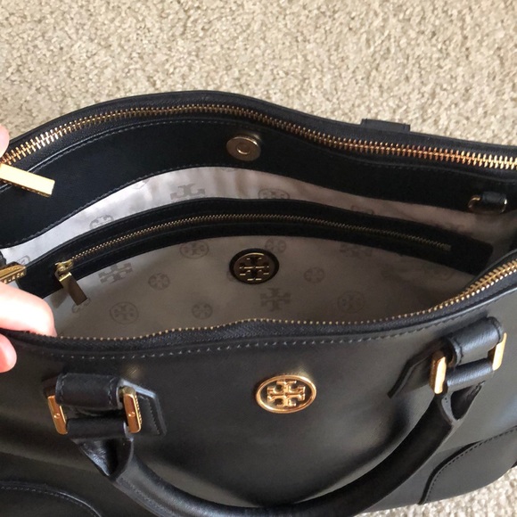 Tory Burch Robinson Double Zip Tote - Picture 7 of 9